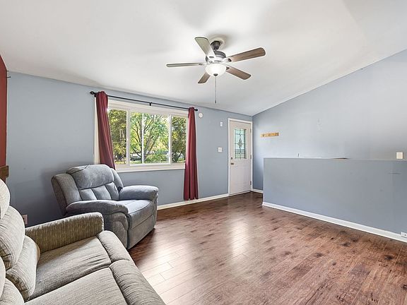 3rd image of 3715 Claremont Rd