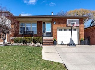 39 Trenholme Cres, Hamilton, ON L8W 2L4