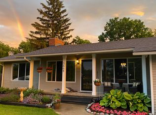 3668 Colonial Dr, Pinckney, MI 48169