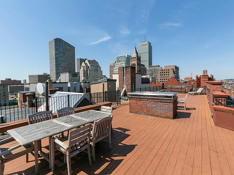 271 Dartmouth St #2M — Photo 12