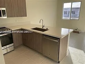Landmark At Doral Condo — Photo 4