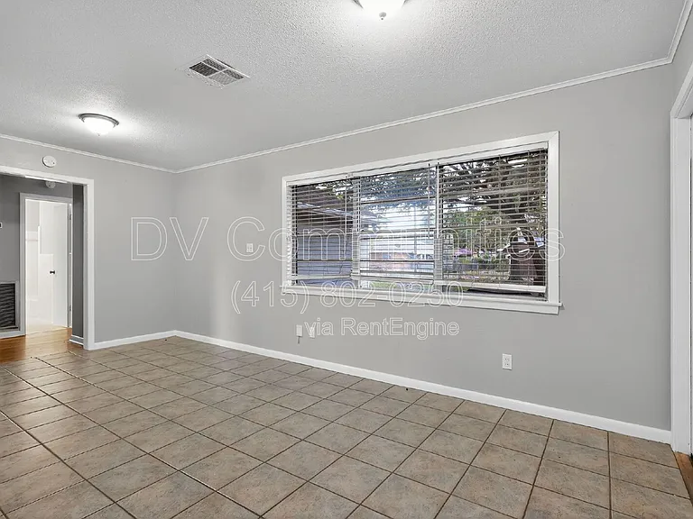 3828 Avenue N — Photo 12