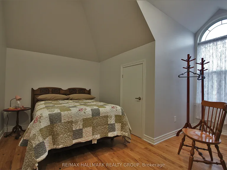 768 Usborne St #7 — Photo 14
