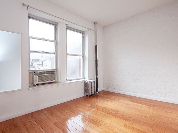4th image of 41 E 7th St #19A