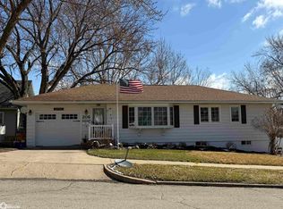 206 S 14th St, Denison, IA 51442