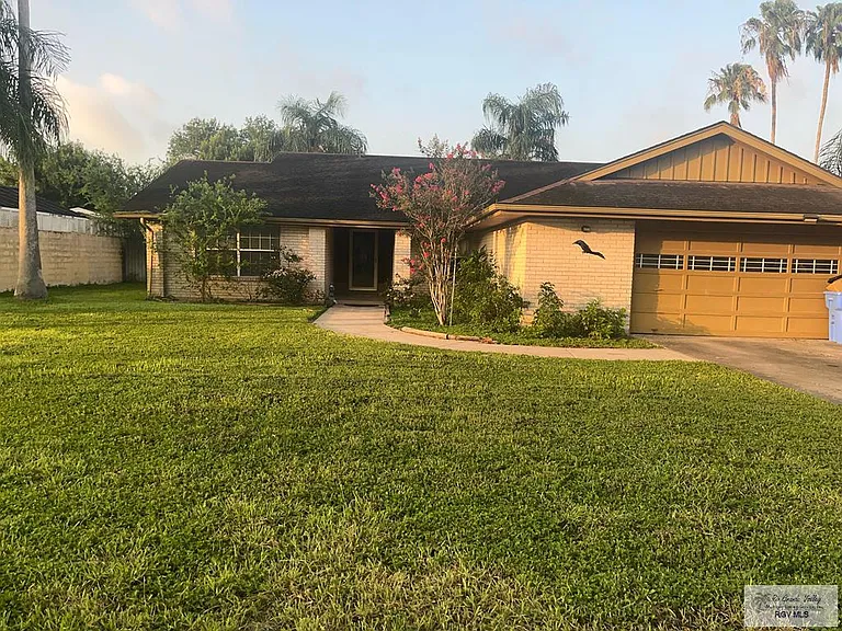 5611 La Estrella Cir — Photo 1