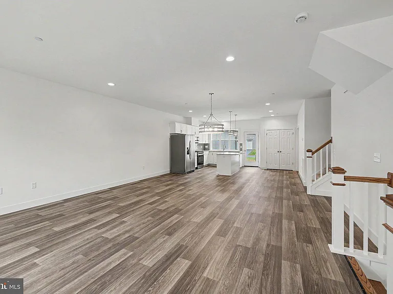 104 Madison Dr — Photo 5