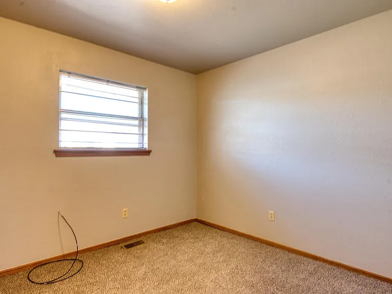 303 Kimberly Ln — Photo 11