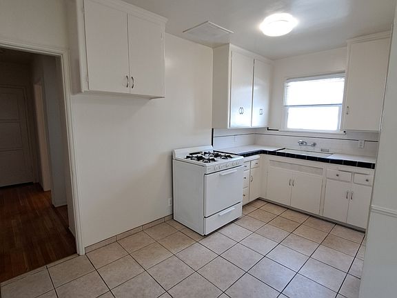 5th image of 223 E Cedar Ave #225-1/2
