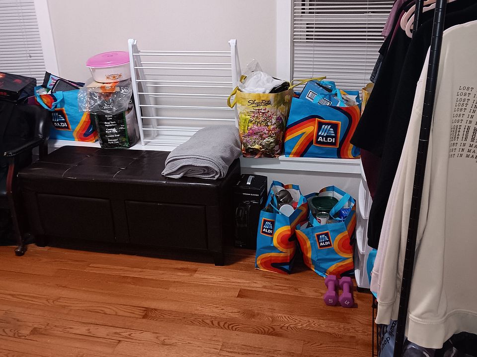 2nd image of 117 Kenilworth Pl Floor 2