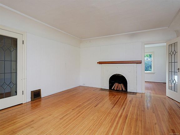3rd image of 667 Saint Patrick St