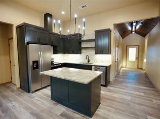 320 Summit Dr, Mineral Wells, TX 76067