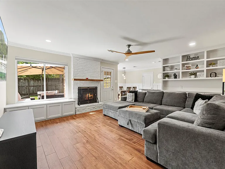 6031 McKnight St — Photo 11