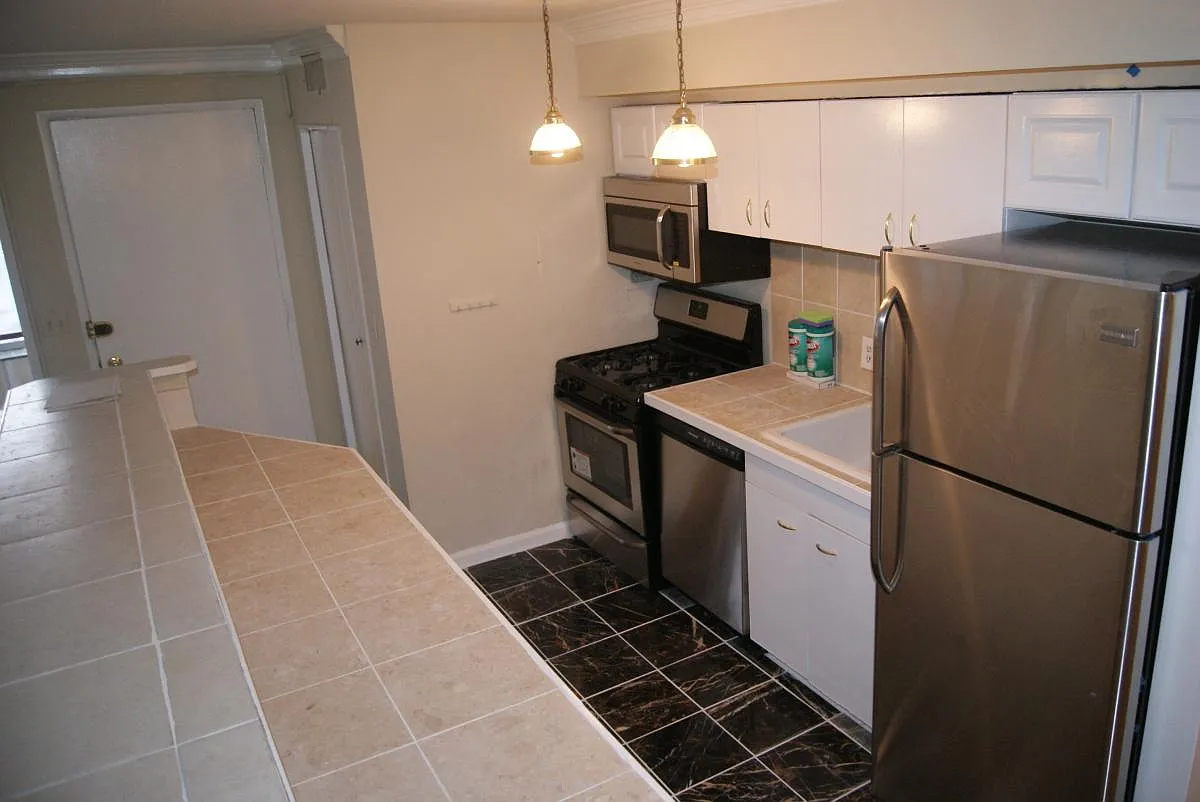 2 bed, 922 sqft, $2,150 — Photo 4