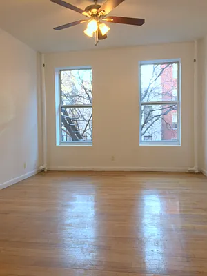 Rented by Salizzoni Realty | media 16