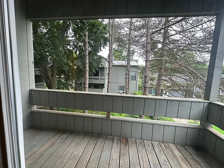 University Park Apartments near Cornell University — Photo 302
