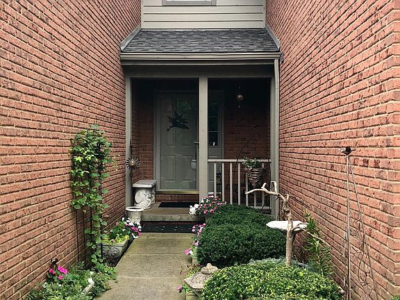 3rd image of 112 Village Place Dr