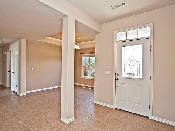 3rd image of 801 Southern Trace Dr