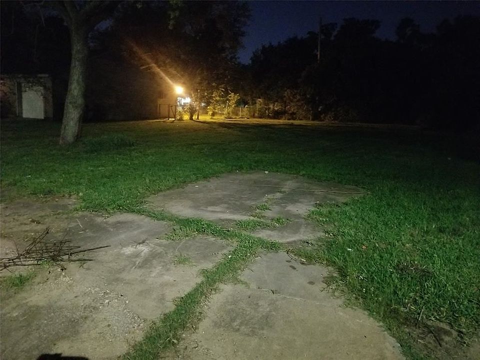 2nd image of 2823 Wuthering Heights Dr