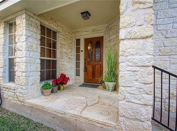 2nd image of 4029 Sable Oaks Dr