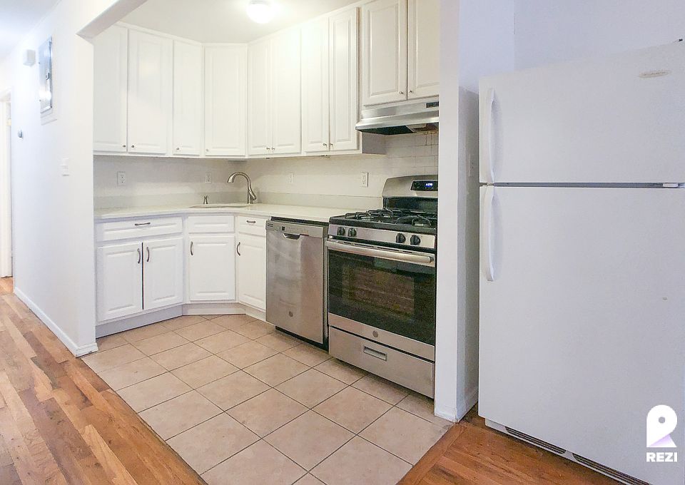 1st image of 795 Saint Johns Pl APT 3