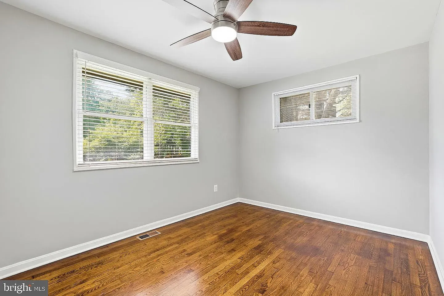 4 bed, 1040 sqft, $1,000 — Photo 1