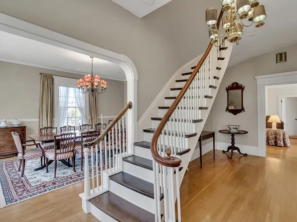 176 Pleasant St, Arlington, MA 02476