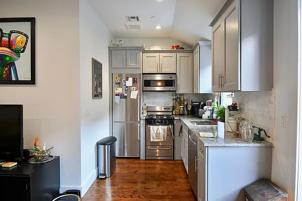 Rented by Brick&Mortar | media 14