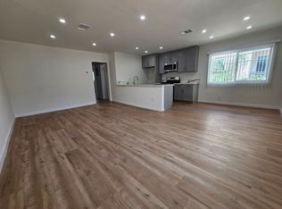 561 E Orange Grove Ave #J, Burbank, CA 91501