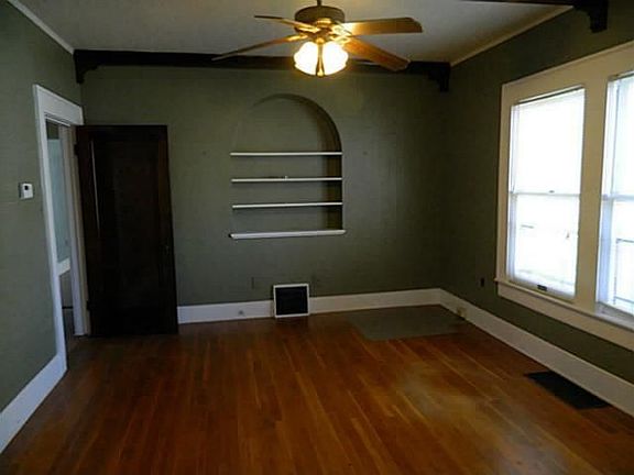 4th image of 544 W Washington St
