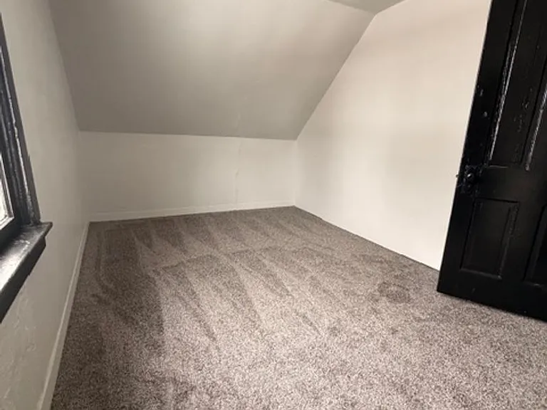 1002 Lindoo Ave E — Photo 16