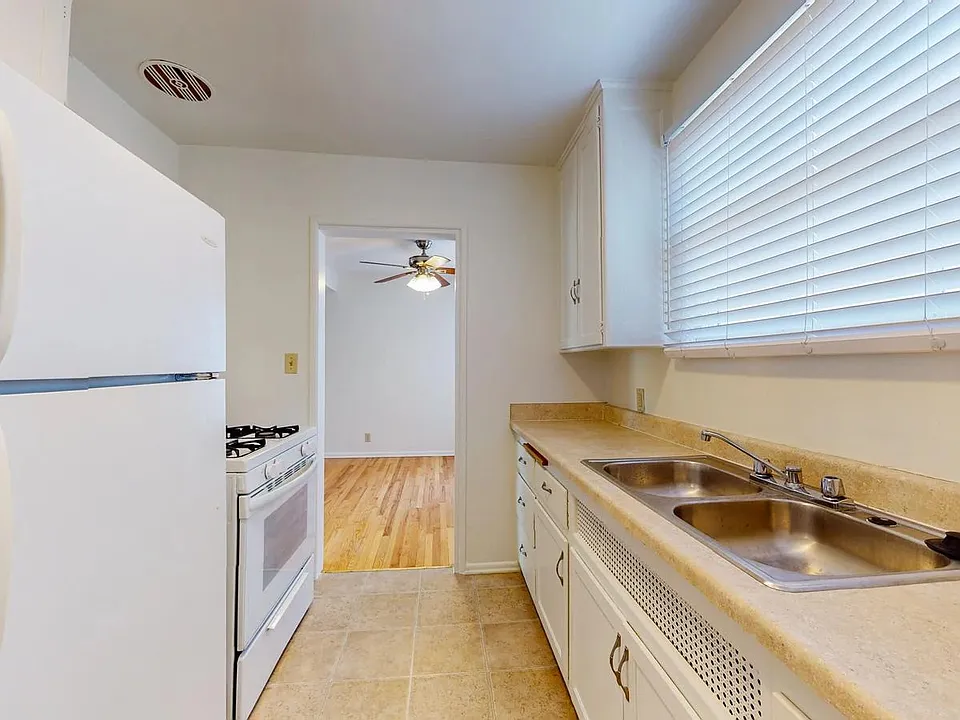1113-27 26th St #1127-4