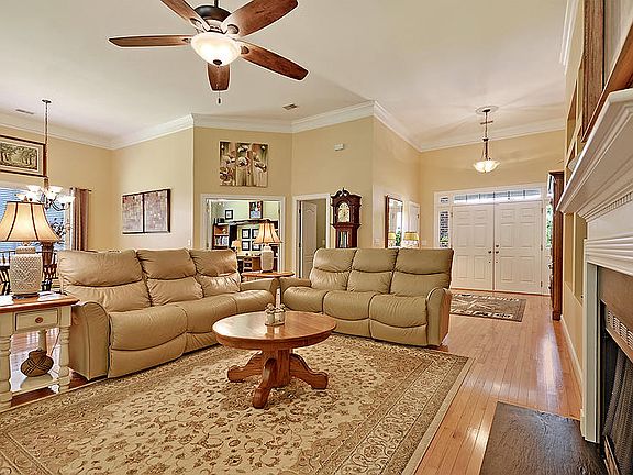 5th image of 2700 Sarazen Dr