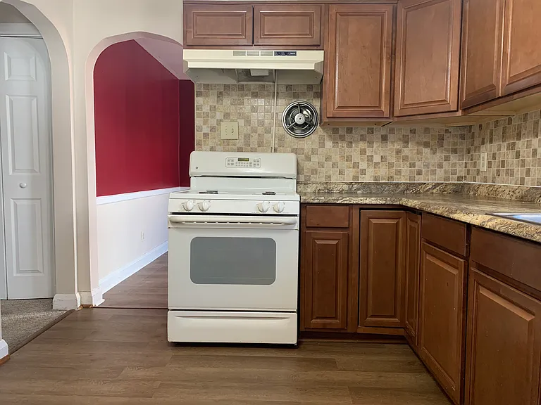 821 Lynvue Rd — Photo 5