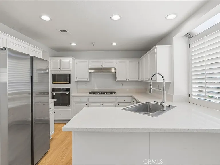14075 Lemoli Ave — Photo 9