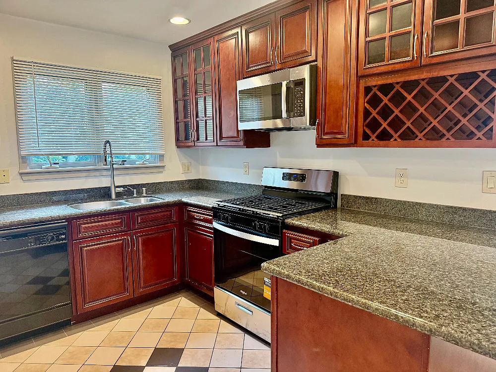 1 bed, 600 sqft, $1,900 — Photo 3