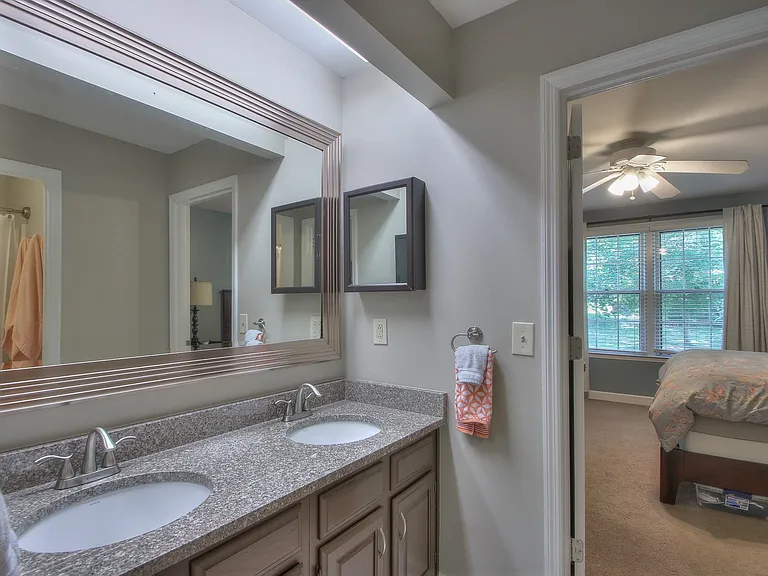 3321 Lealand Ln — Photo 18