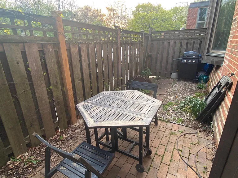 2160 N Lincoln Ave — Photo 20