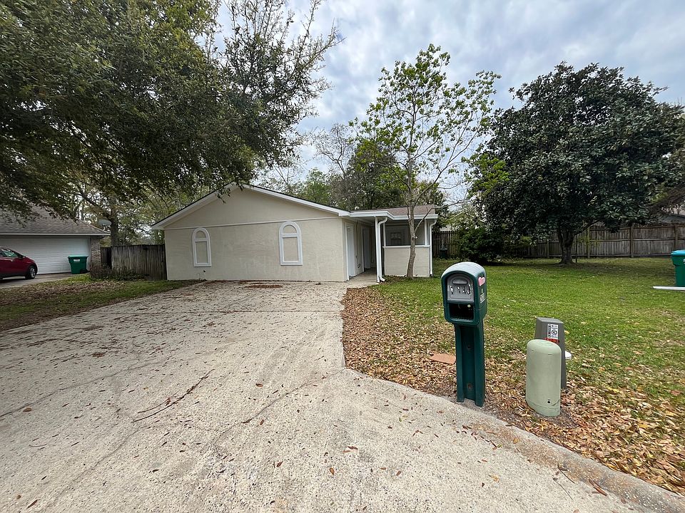 1st image of 2630 Broadwater Dr