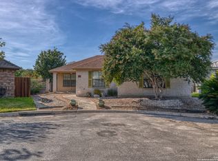 21 Leona Hts, Uvalde, TX 78801