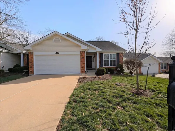10229 Carlton Place Ct, Saint Louis, MO 63123