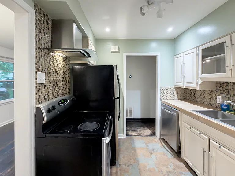 1343 Dearing Rd — Photo 18