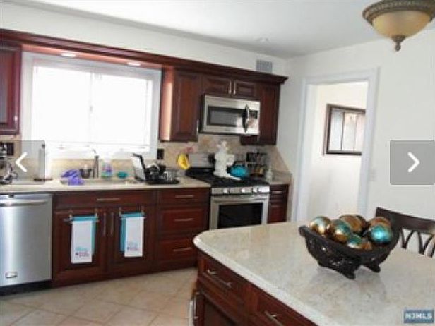 Eat in Kitchen