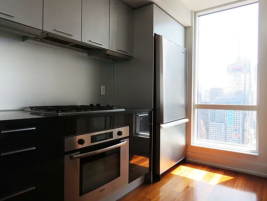 Rented by Levan Real Estate | media 19