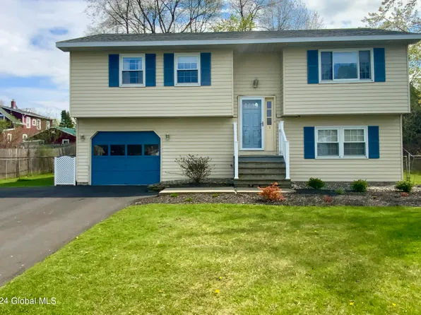 15 Deerfield Drive, Cohoes, NY 12047