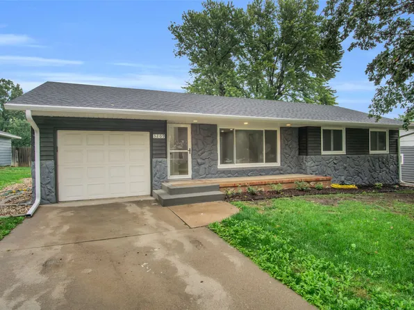 3209 10th Ave, Kearney, NE 68845