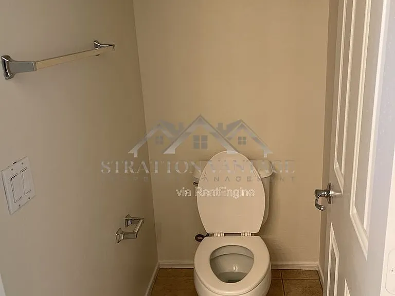 1327 E Weatherby Way — Photo 11