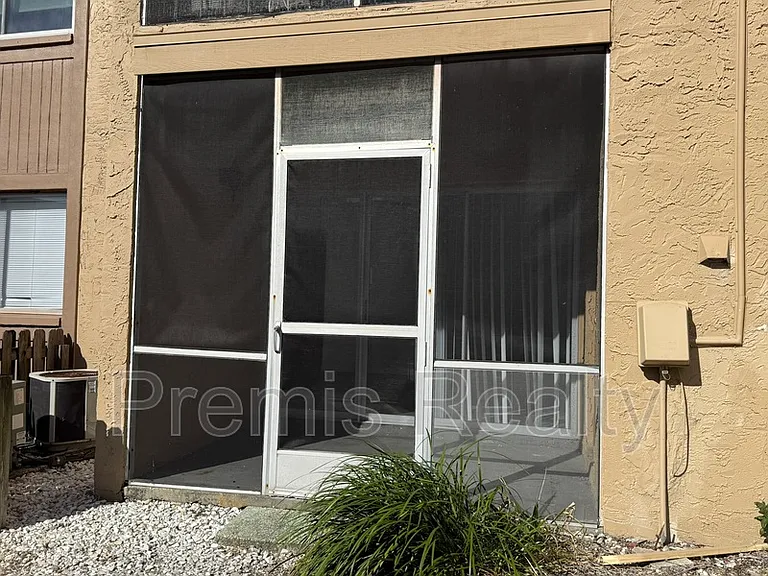 1575 Greenlea Dr #9 — Photo 25