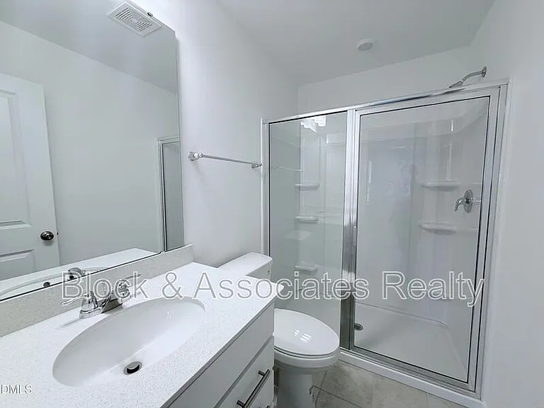 611 Contento Ct — Photo 12