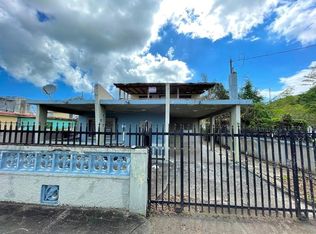 111 Los Quinteros St #A, Toa Baja, PR 00949